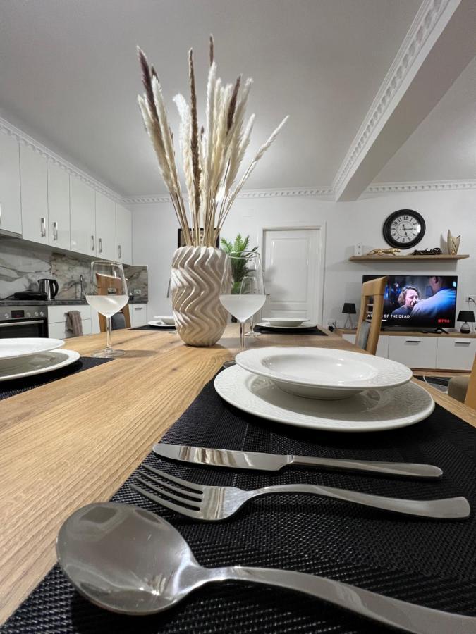 Daily Rent Apartment City Center Elbasan 6 מראה חיצוני תמונה