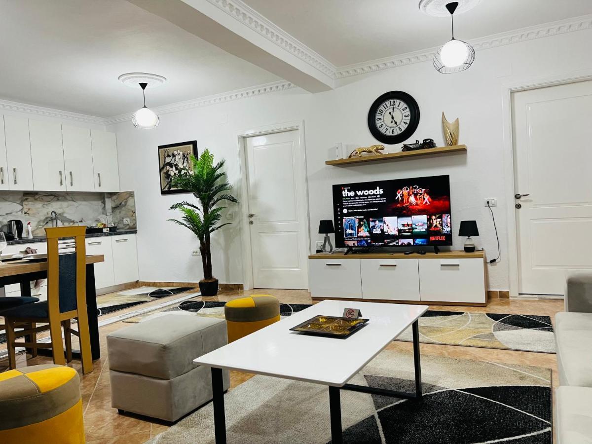Daily Rent Apartment City Center Elbasan 6 מראה חיצוני תמונה
